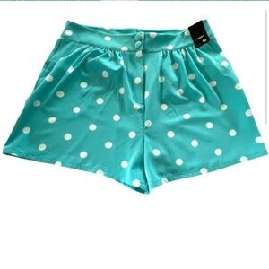 NY & Co 7th Avenue Designs Polka Dotted Stretch Shorts NWT Size 4